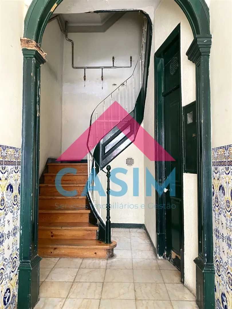 T2 Arrenda – Praça Paiva Couceiro, Lisboa
