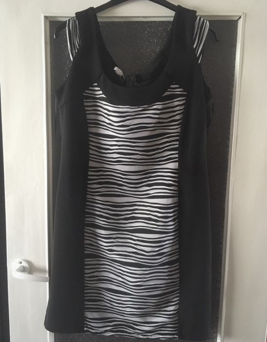 Sukienka damska wizytowa 46-48