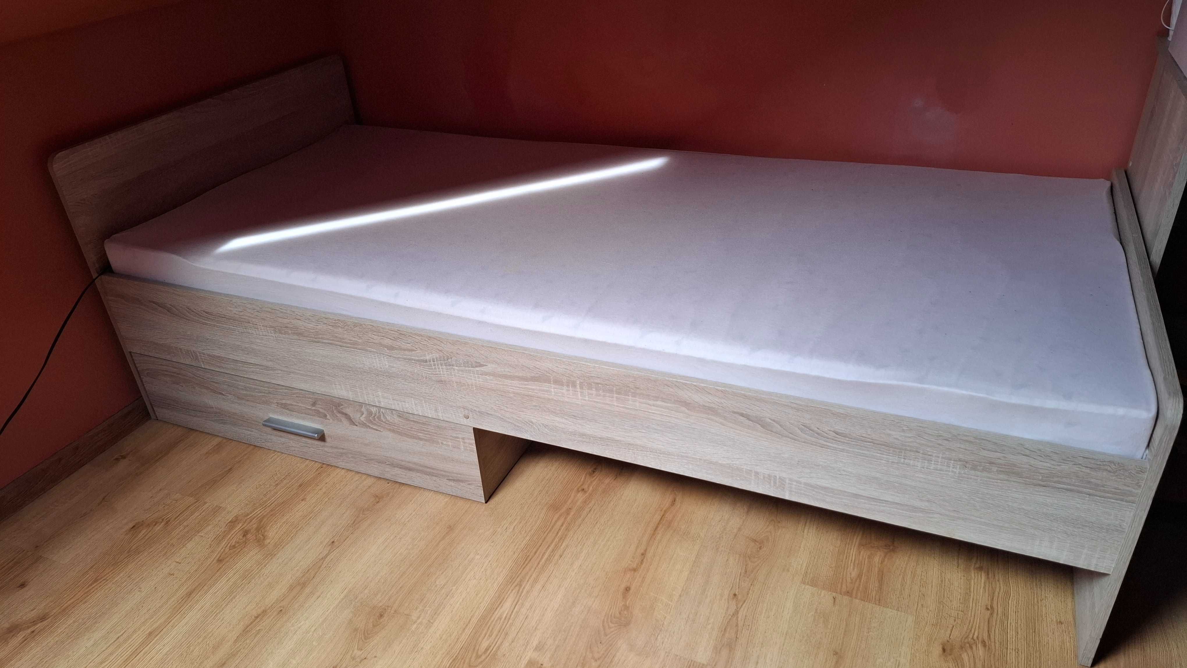 Łóżko z materacem 90x200