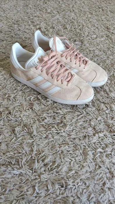Adidas Gazelle 40
Muito pouco uso, usei uma vez
