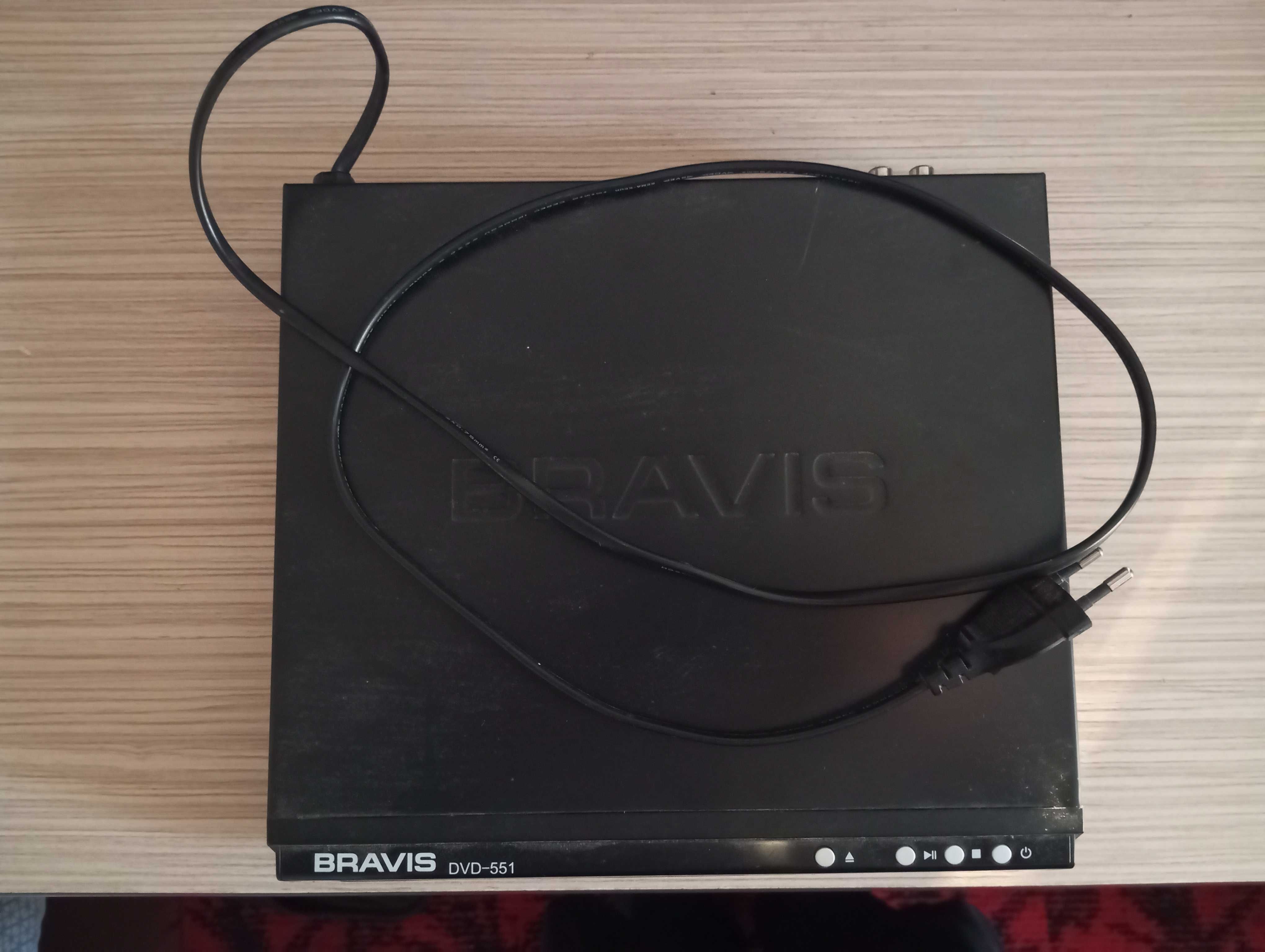 DVD-плеер BRAVIS DVD-551