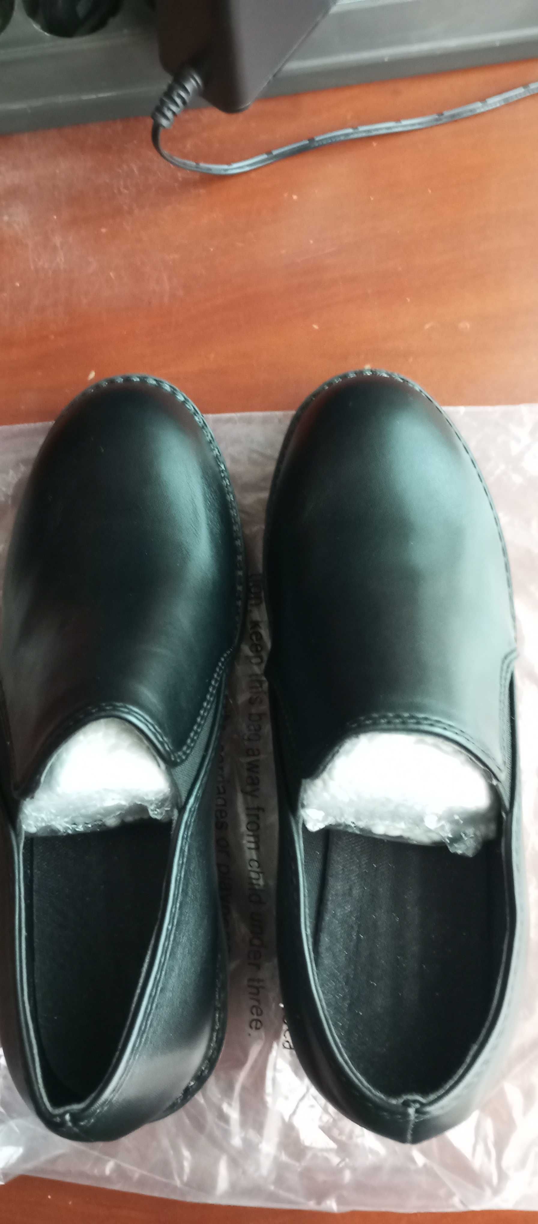 Sapatos pretos senhora
