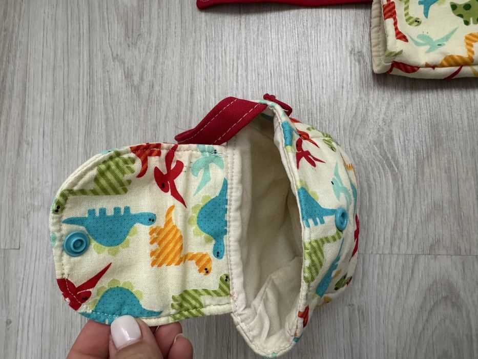 Porta fraldas e porta chuchas feitos à mão