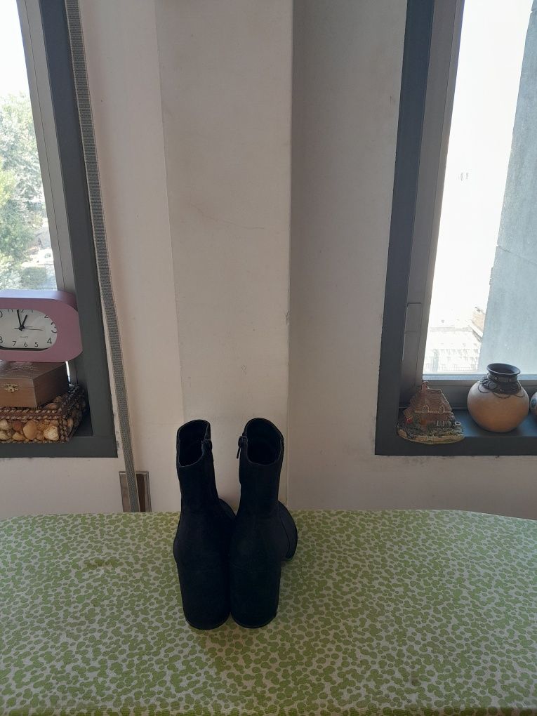 Vendo Botas de Senhora SEASIDE muito bonitas como novas