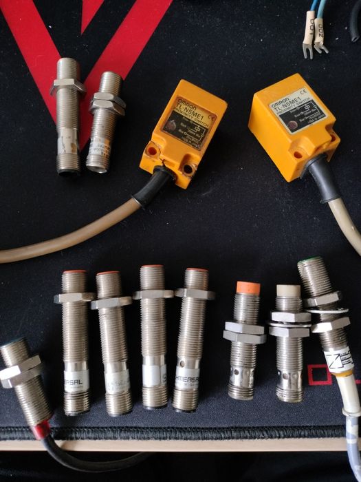 12szt Czujniki indukcyjne PNP i NPN OMRON Schmersal  Baumet ifm