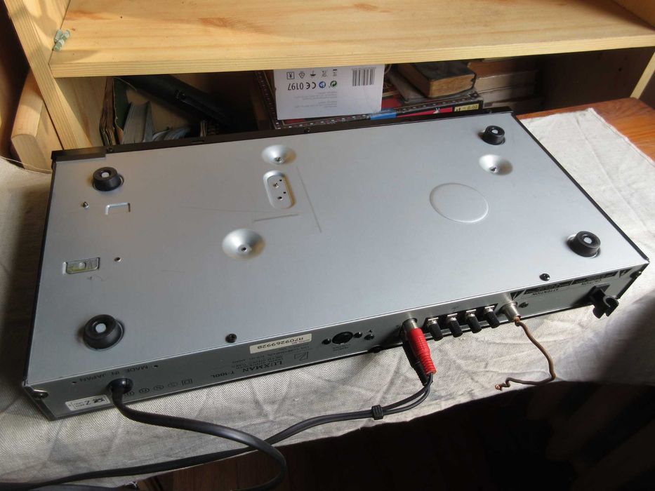 Luxman T-100L tuner FM/AM stereo radio made in Japan