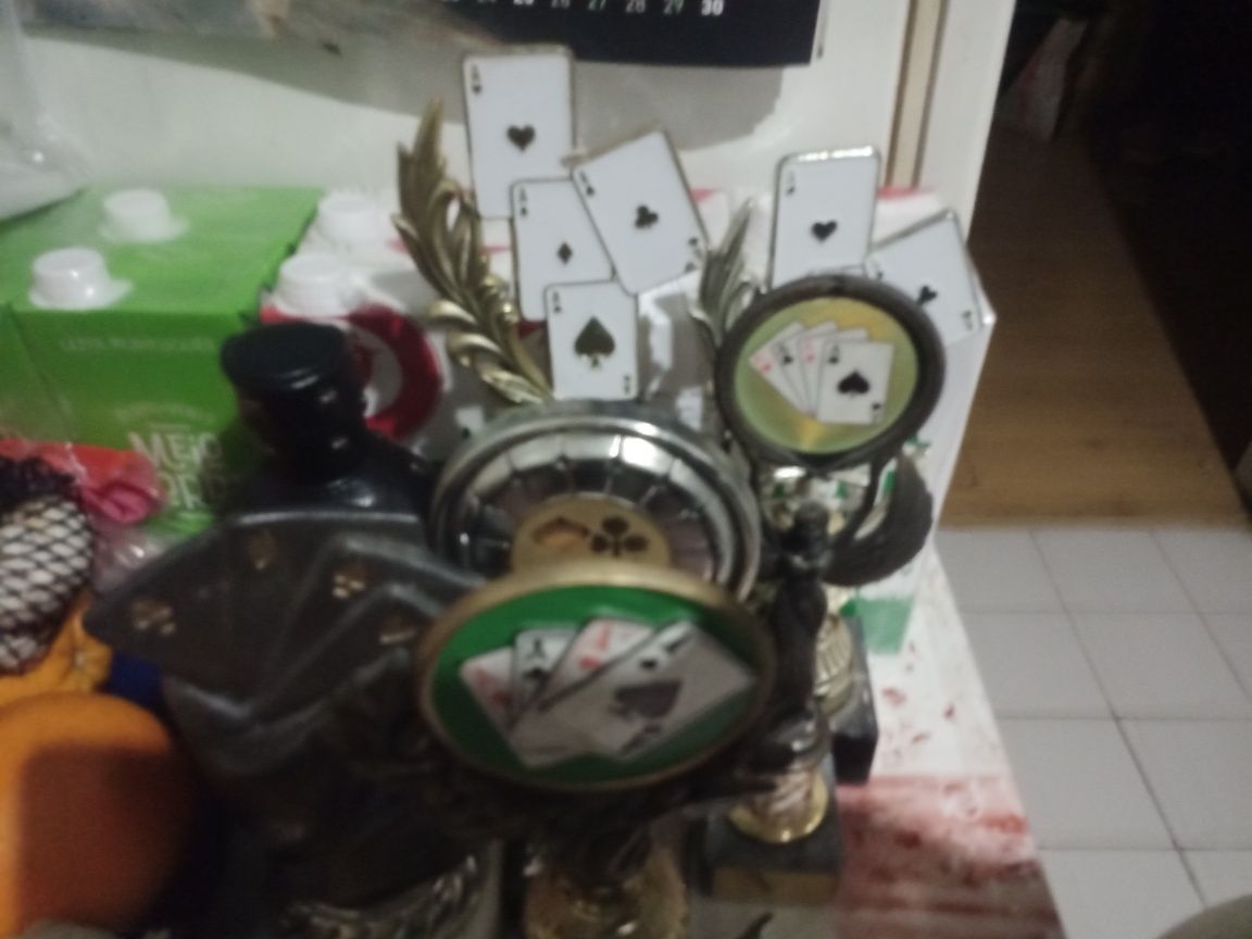 Taças de motivo de cartas