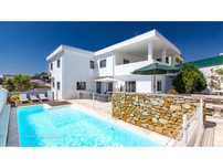 Vende Moradia T4 - Ericeira 5 km, A Casa das Casas