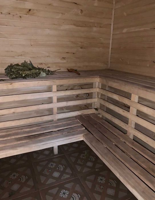 Апартаменти з кухнею на 3 особи. Поряд річка. Є сауна.