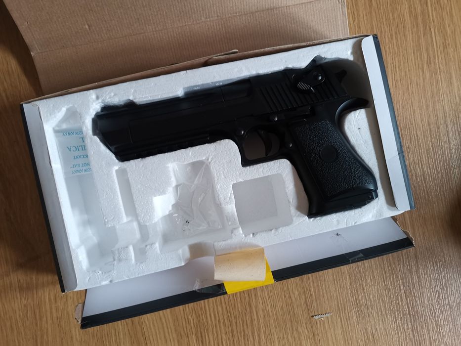 Pistola airsoft cm121 estilo desert eagle