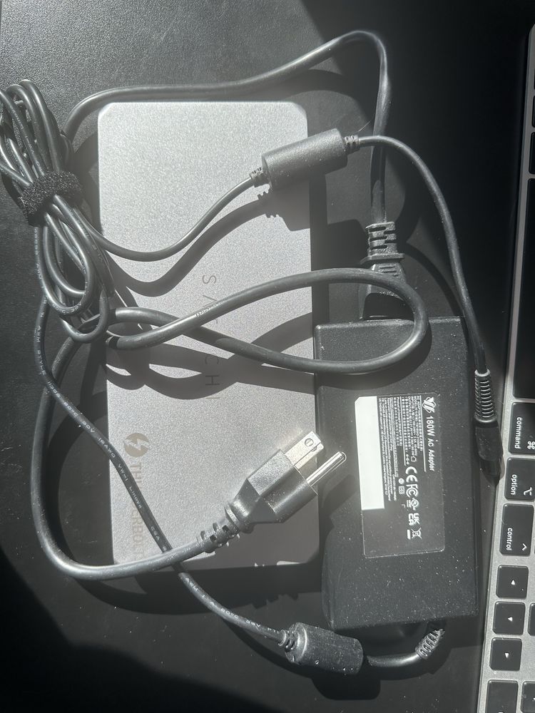Докстанція Satechi Thunderbolt 4 Dock 100W