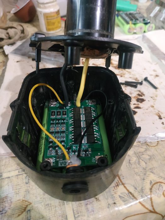 Шуруповерт Black & Decker 12V