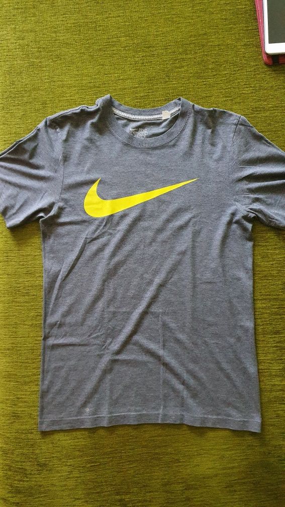 T-shirt Nike S, stan dobry