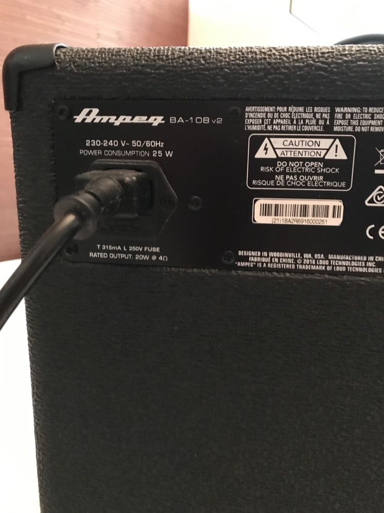Басовий комбопідсилювач Ampeg BA-108 v2 торг