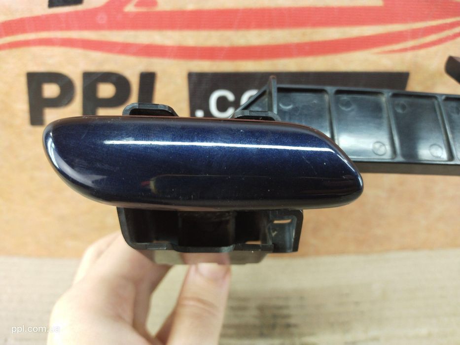 Lexus IS II 2005-2013 Форсунка омывателя фары правая