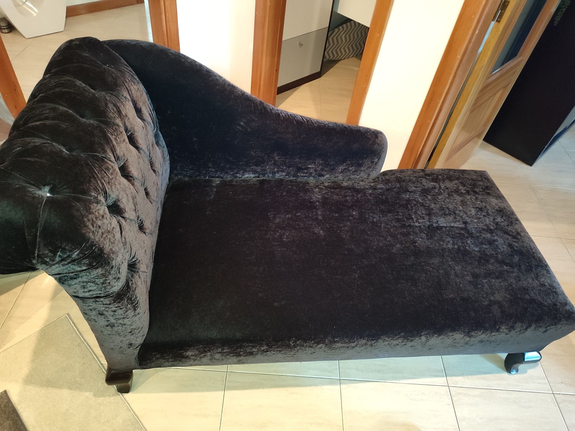 Elegante chaise long em veludo