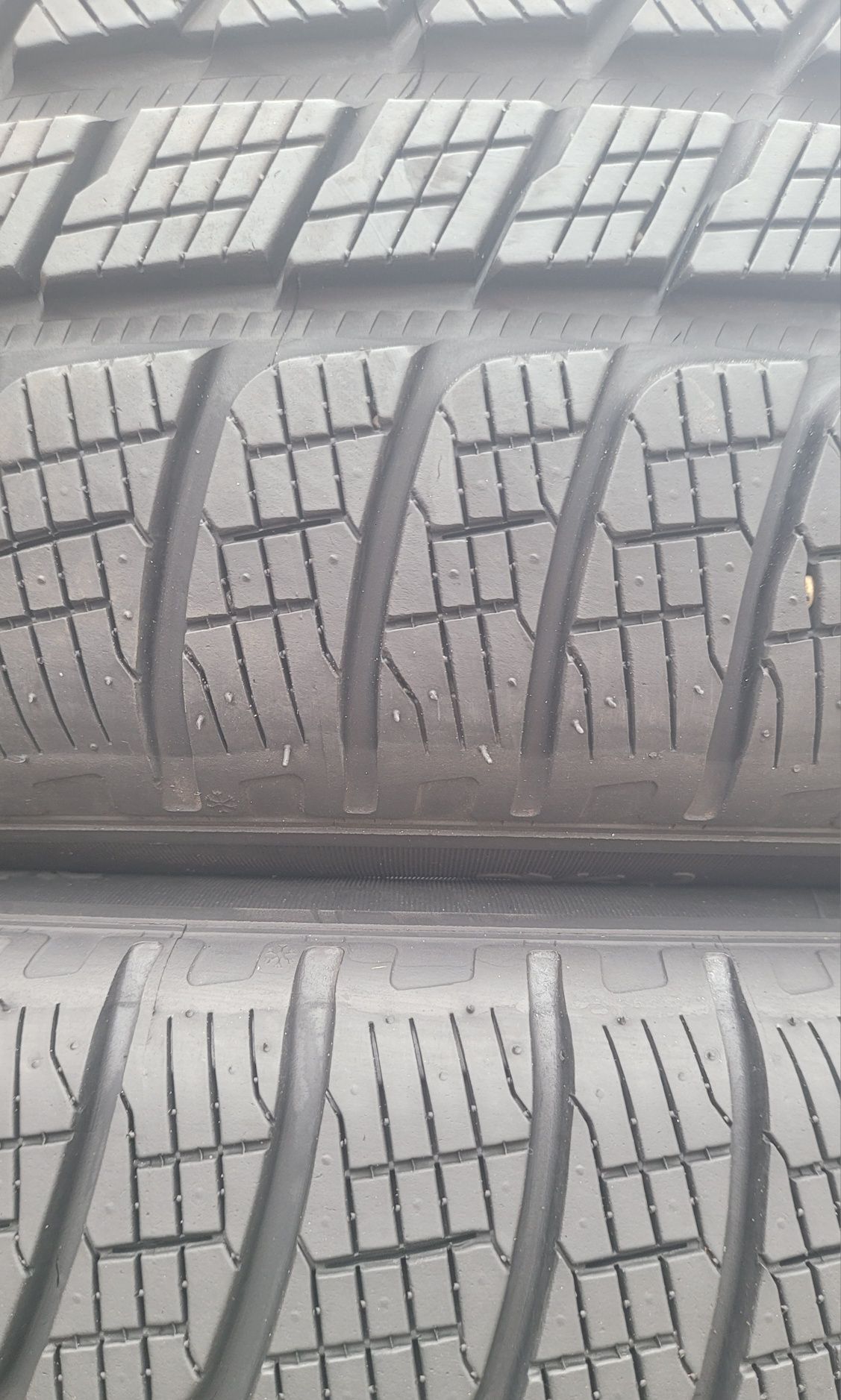 315 40 21 /275 45 21 Pirelii Scorpion Winter MO