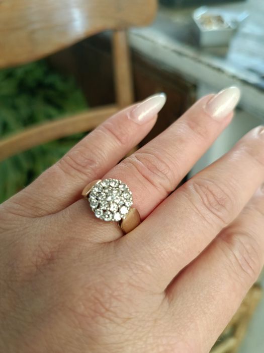 Pierścionek złoty z brylantami 19 sztuk