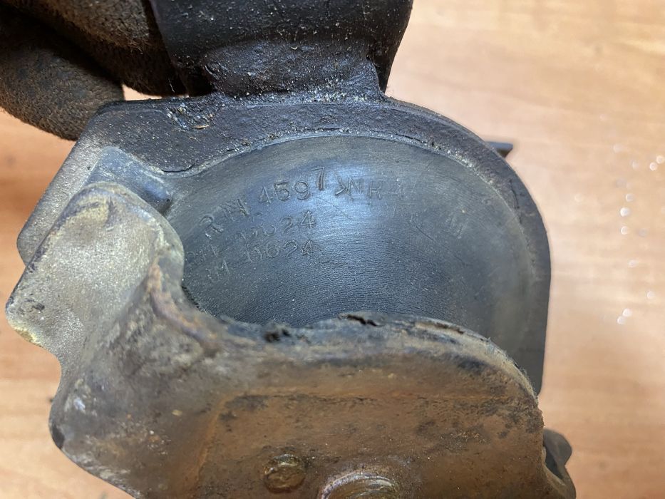 Подушка, права опора двигуна Mitsubishi Lancer 9 2.0