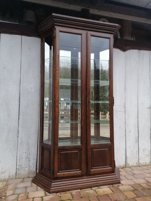 Dębowa witryna szklana