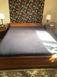 łóżko z materacem i skrzynią na pościel, st. dobry