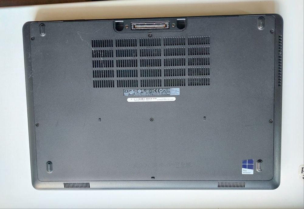 Ноутбук Dell 15.6/i5 5gen/10gb/ssd256/акб 2.5 години