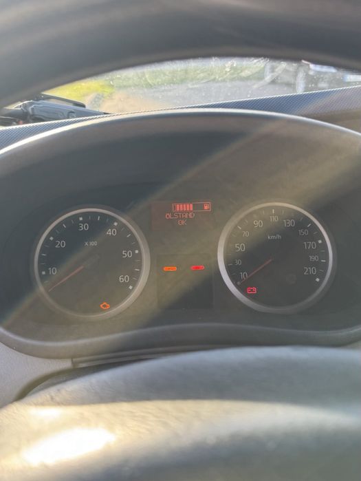 Renault Traffic 2011 року 2,0 дизель пасажир (8+1)