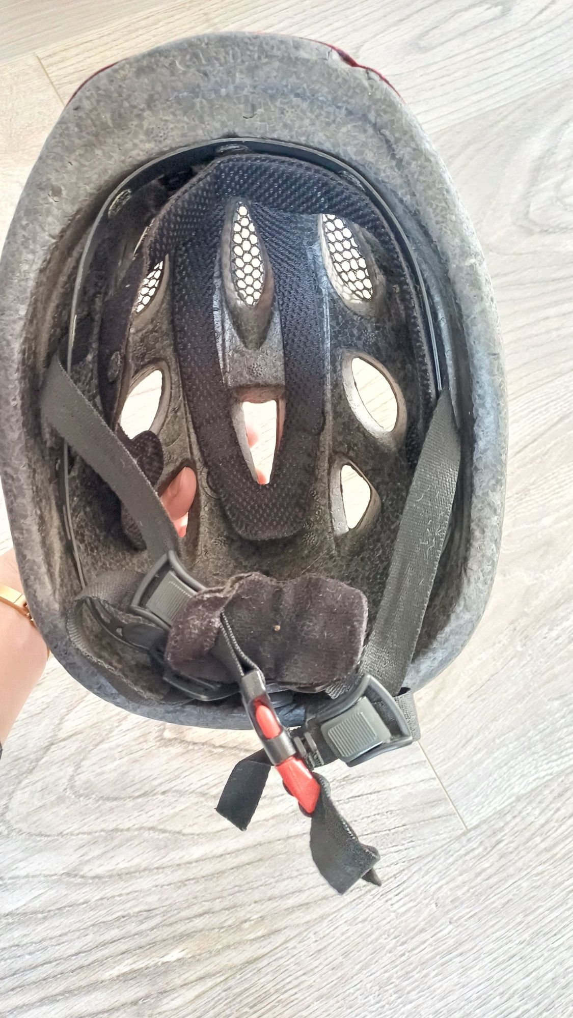 Kask rowerowy Abus 3-5 lar