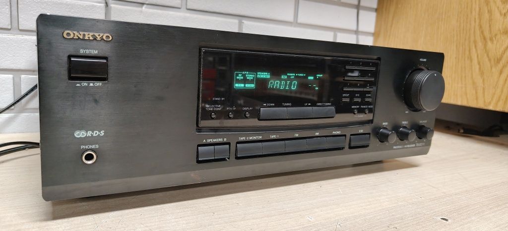 Amplituner stereo ONKYO TX-8211