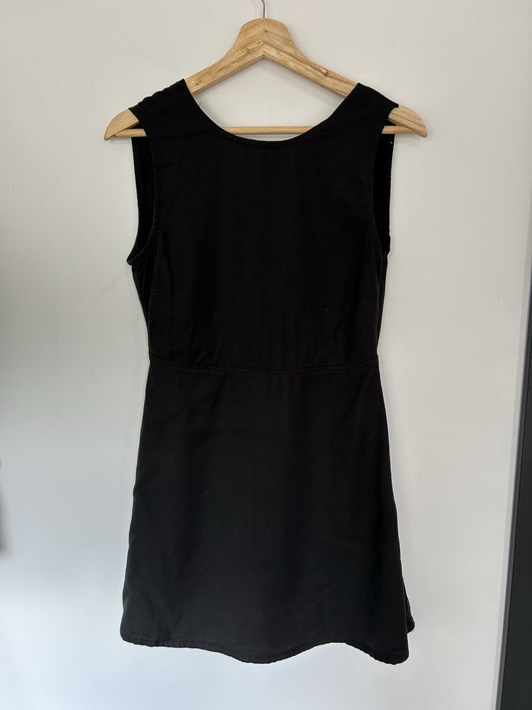 Sukienka mała czarna krótka pull&bear