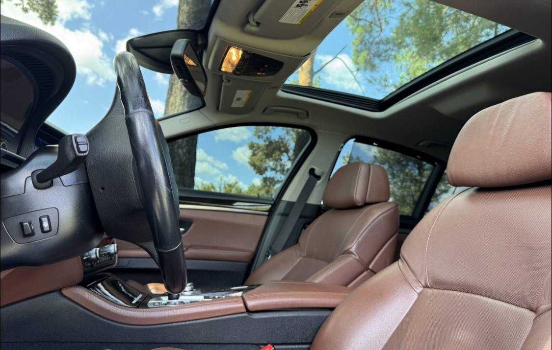 BMW 550i 2011 рік