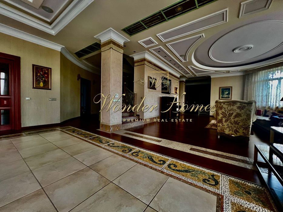 Продажа VIP дома 835 м2 по ул. Мичурина на Печерске.