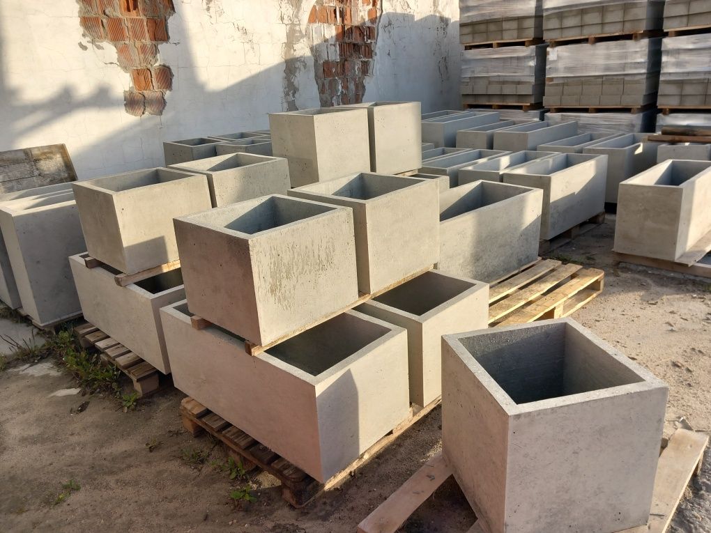 Donice  betonowe ( ogrodowe , tarasowe )