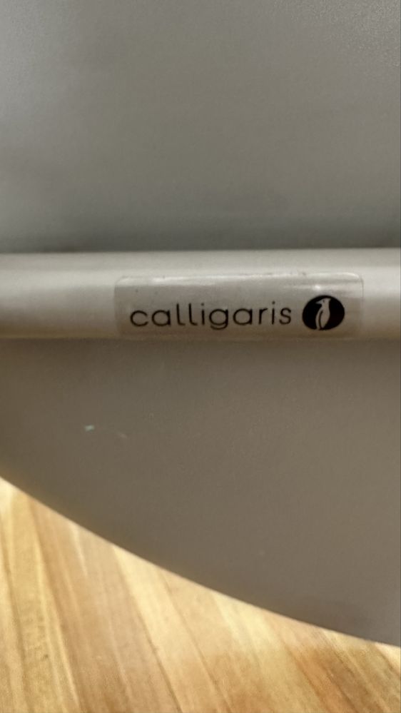 Krzesła Calligaris Basil 4 szt., oryginalne, w idealnym stanie