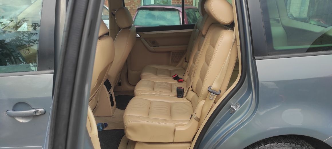 VW Touran  140KM jasne wnętrze