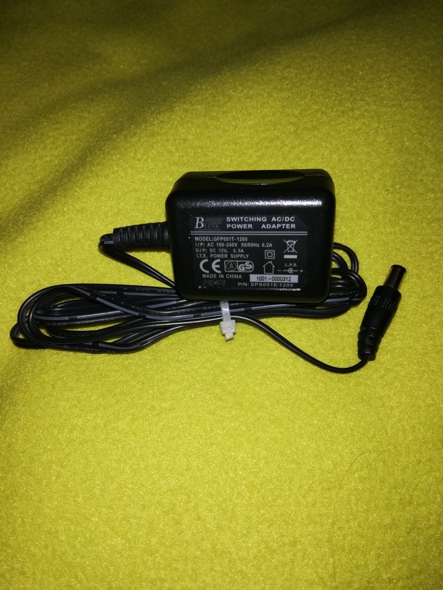 Carregador 12v / 0.5A