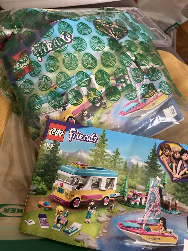 Conjunto lego friends autocaravana