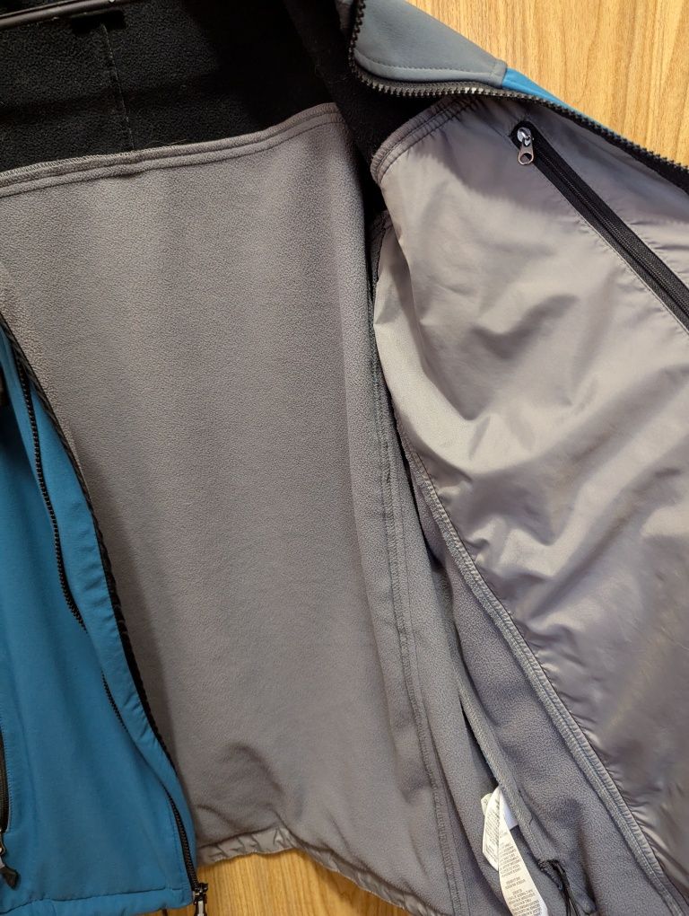 Продам softshell куртку north face