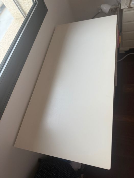 Mobília de quarto com cama de gavetão + secretária + colchão