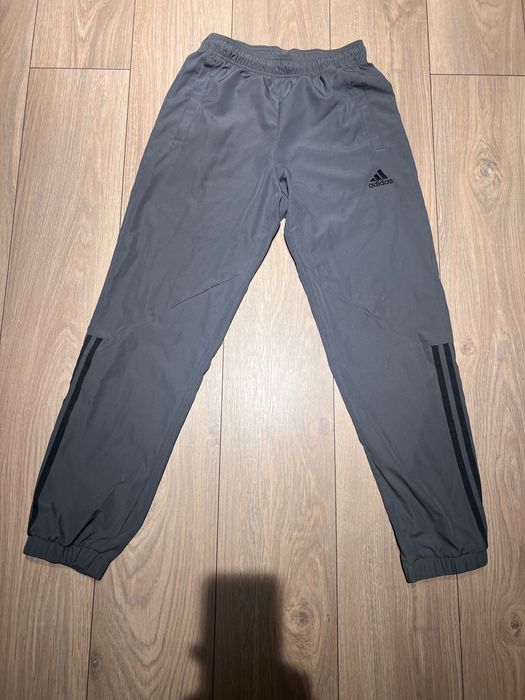 Спортивний костюм adidas