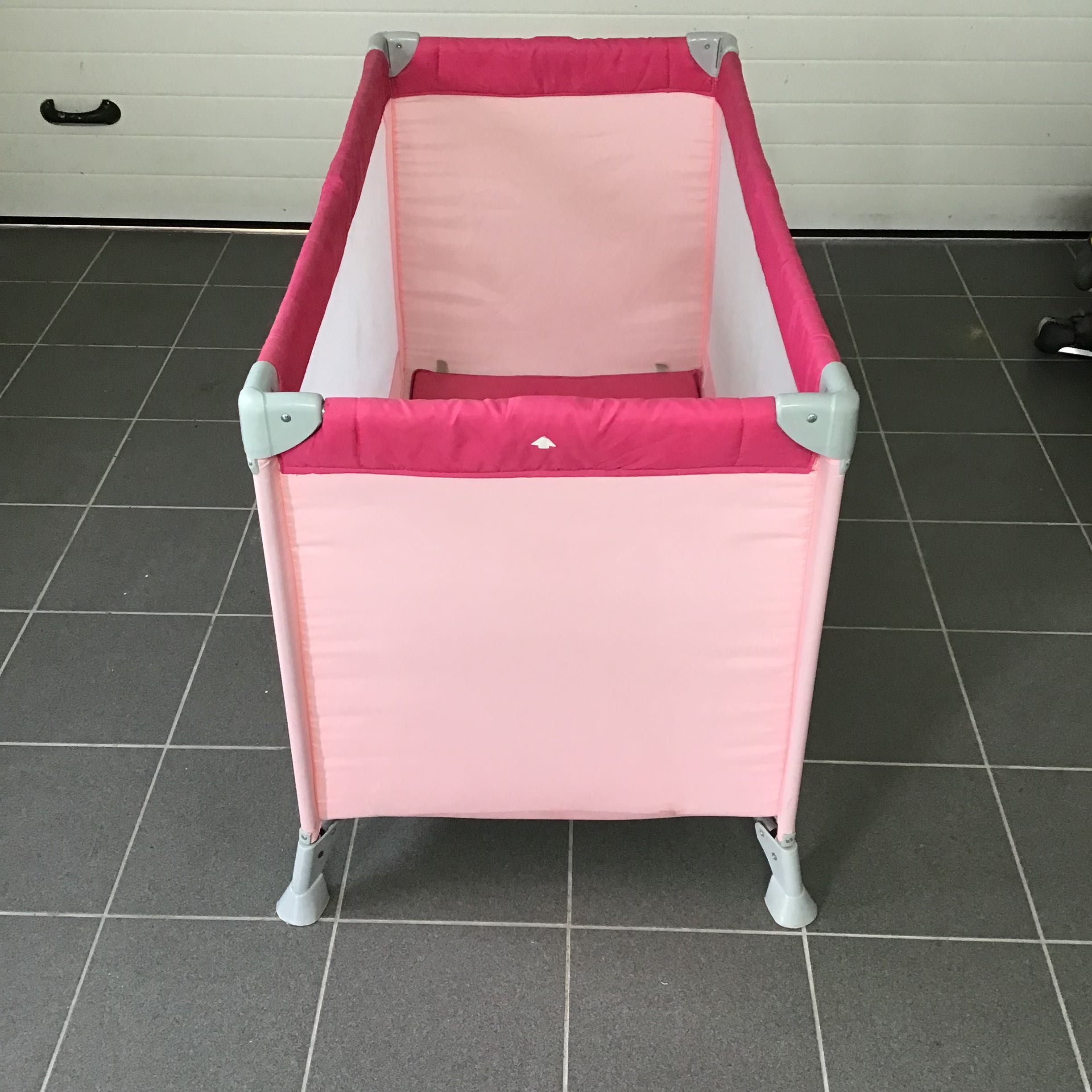 Cama de Viagem/Parque Infantil Zippy para desocupar - Urgente