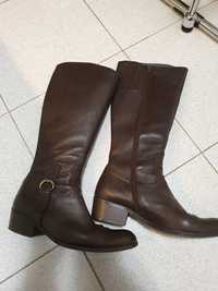 Botas mulher em pele castanhas