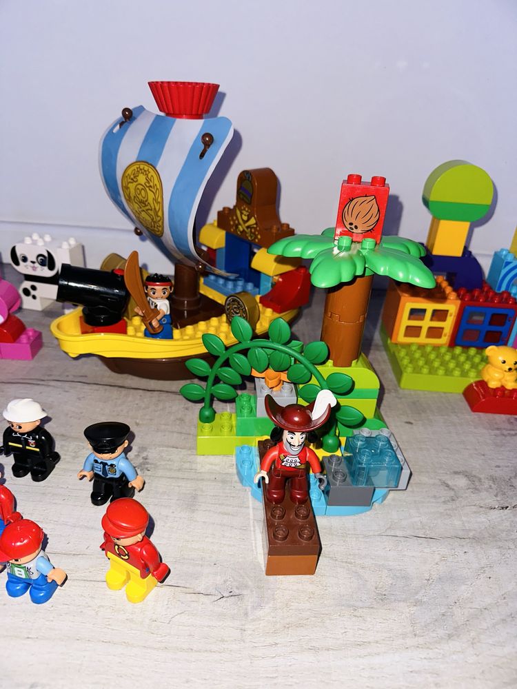 6 zestawów LEGO Duplo - kolejka, zwierzątka, statek, kreatywny domek