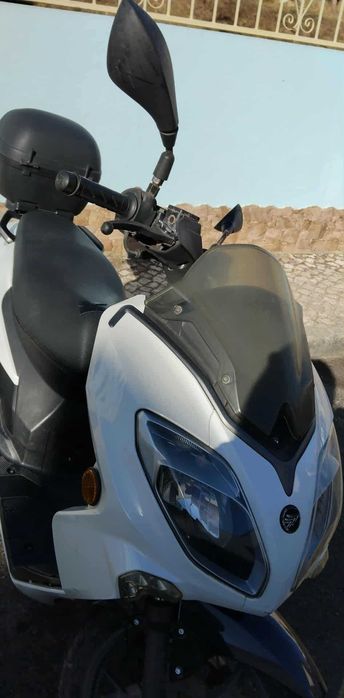 Vende-se moto cooter 125