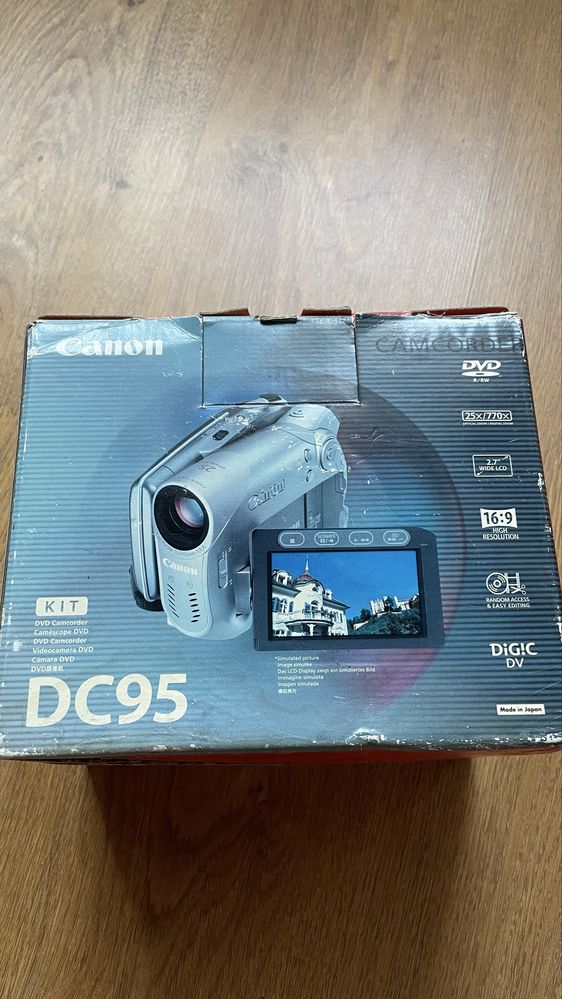 Продам видеoкамеру Canon DC95