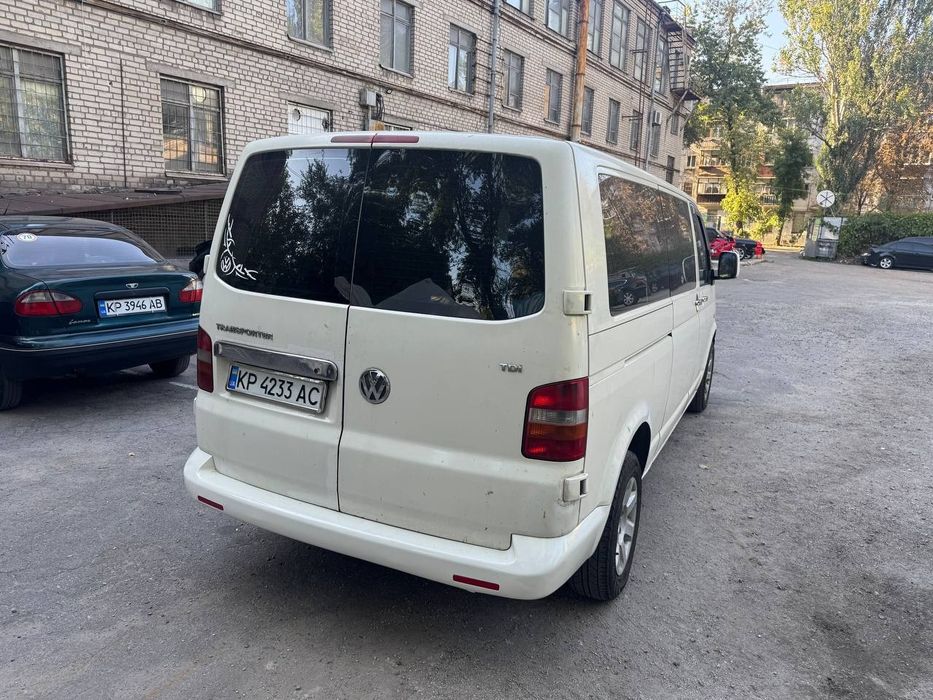 Срочно продам Volkswagen Transporter T5