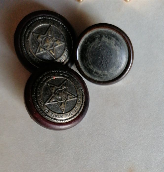 Botões muito antigos