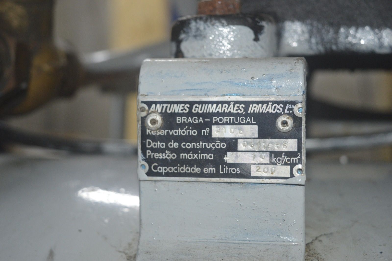 Vendo compressor de ar usado de 200L