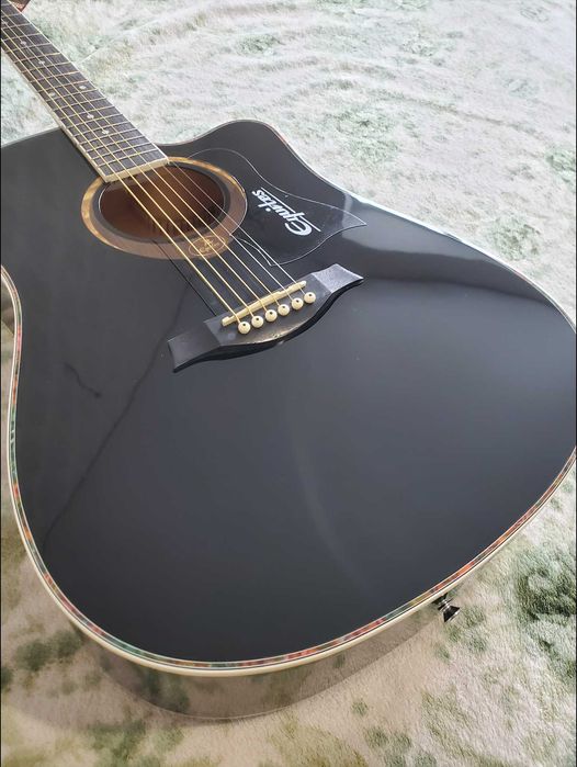 черная акустическая гитара с усиленным анкерным грифом глянцевая