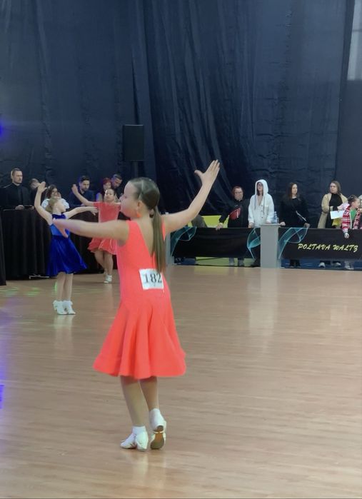 Бейсік, плаття для бальних танців 146-152